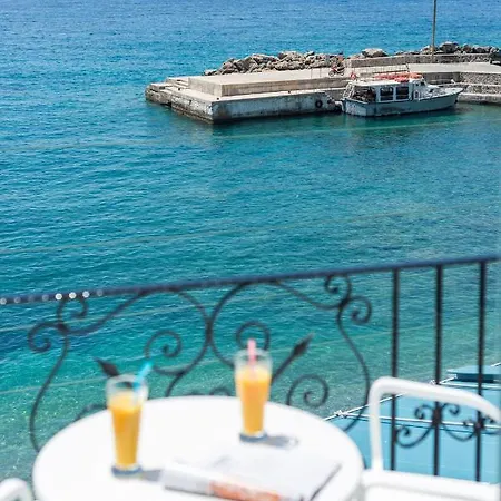 Samaria By The Sea Aparthotel 2*